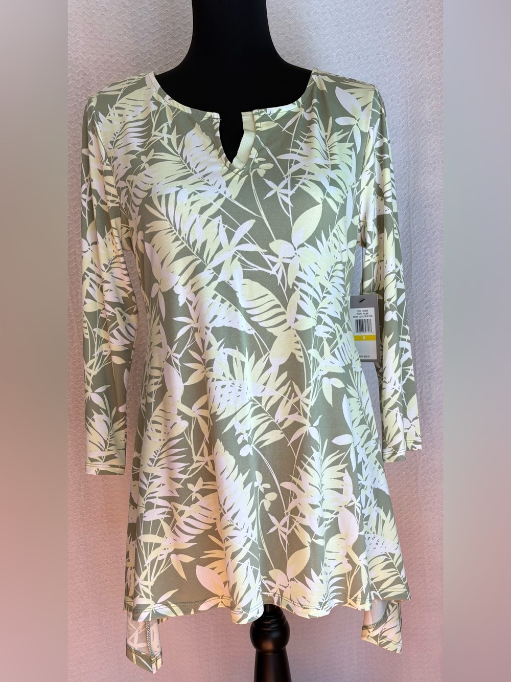 Chaus pastel palm print tunic top with handkerchief hemline. NWT Women’s size M